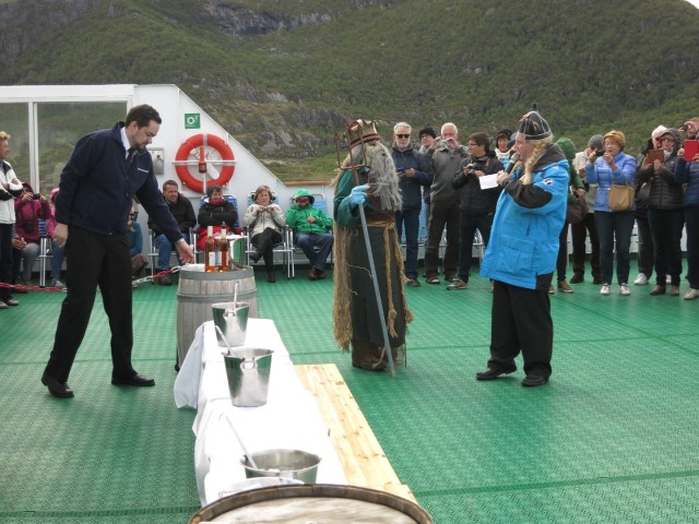 Hurtigruten_2015-06-20_10-27